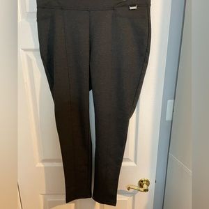 Calvin Klein power stretch gray patterned skinny pants. Size 0X